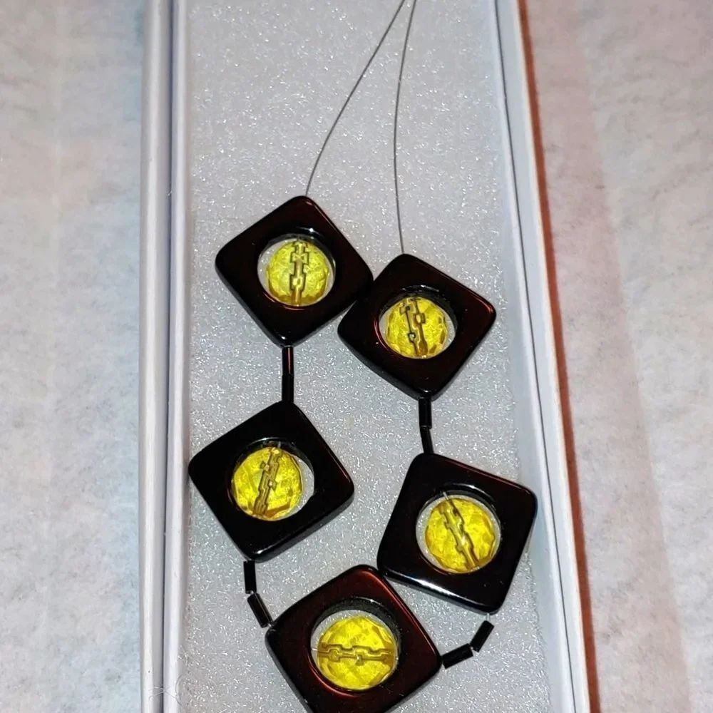 HANDMADE Necklace Onyx square frame & Yellow round glass beads